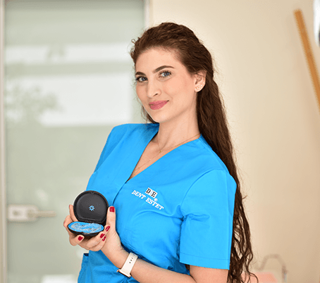 Dentist București - Dr. Diana Mansour, medic specialist în ortodonție și ortopedie dento-facială.