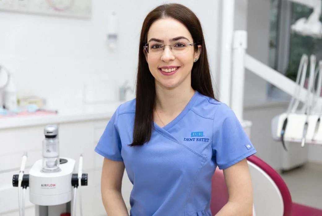 Medic parodontolog care trateaza candidoza bucala