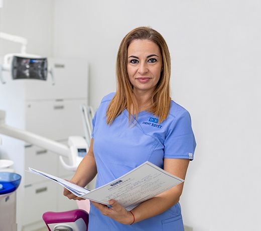 Dentist București - Dr. Luciana Șandru, medic estetică dentară.